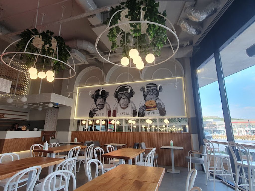 SMASH N OUT BURGER-244-